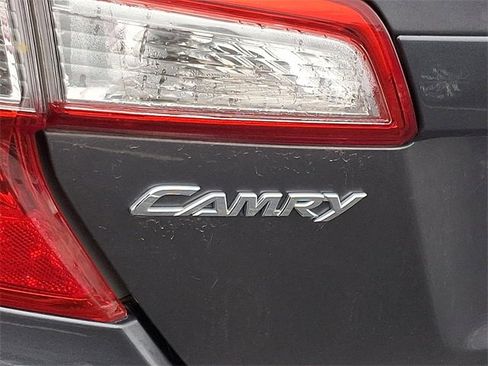 Used 2013 Toyota Camry SE image 29