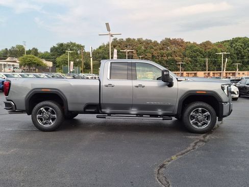 New 2026 GMC Sierra 2500 SLE w/ SLE Value Package; AWD/4WD image 4