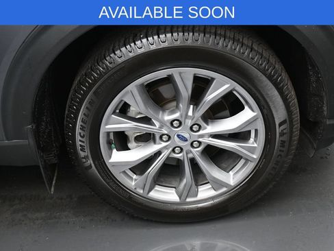 Used 2022 Ford Explorer Limited w/ Equipment Group 301A AWD/4WD image 43