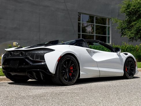 Used 2025 McLaren Artura Spider RWD image 9