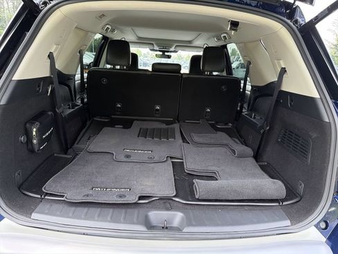 Certified 2024 Nissan Pathfinder Platinum w/ Cargo Package AWD/4WD image 21