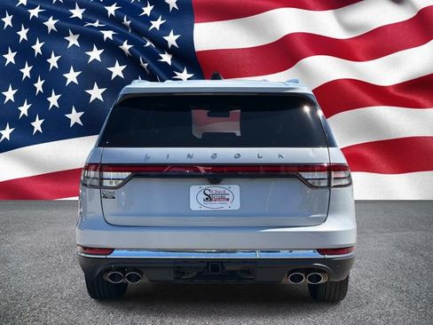 Used 2025 Lincoln Aviator 2WD image 6