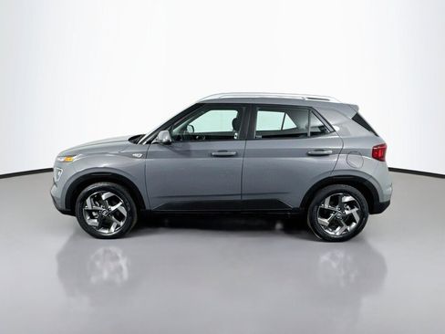 Used 2021 Hyundai Venue SEL FWD image 2