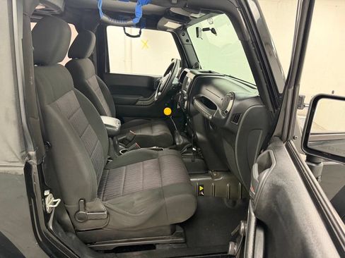 Used 2011 Jeep Wrangler Sport AWD/4WD image 9