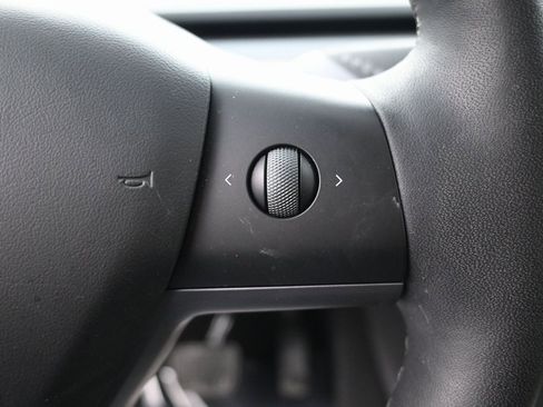 Used 2023 Tesla Model Y Long Range image 22