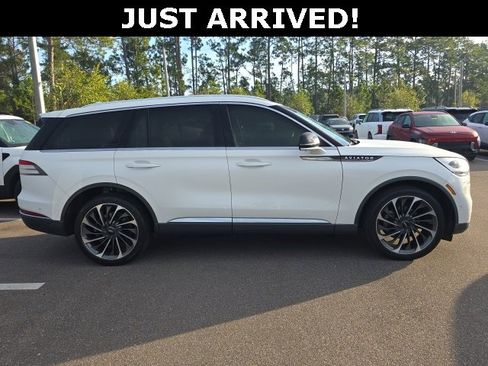 Used 2020 Lincoln Aviator Reserve w/ Equipment Group 202A image 3