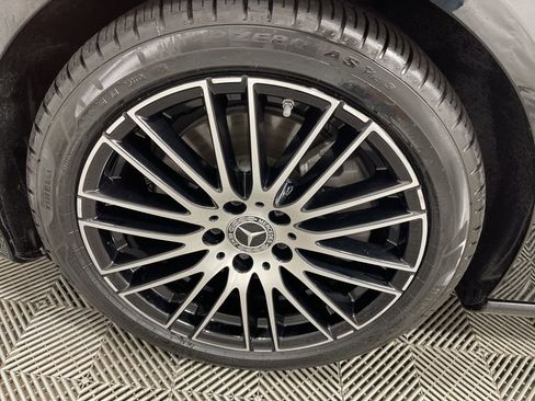Used 2025 Mercedes-Benz C 300 4MATIC Sedan image 36