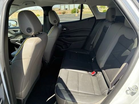 Used 2025 Chevrolet Trax ACTIV image 18