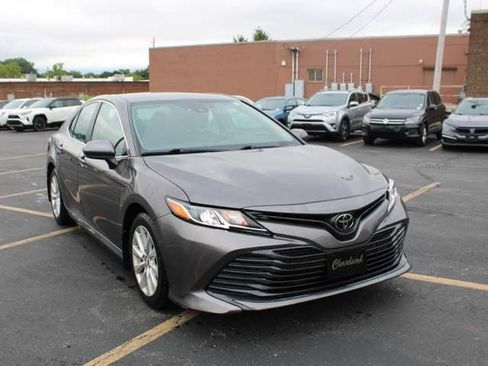 Used 2019 Toyota Camry LE FWD image 4