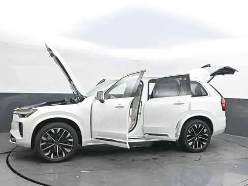 New 2026 Volvo XC90 B6 Ultra w/ Protection Package image 39