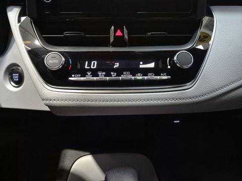 Used 2025 Toyota Corolla SE FWD image 23