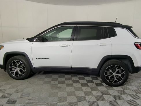 Certified 2024 Jeep Compass Limited image 8