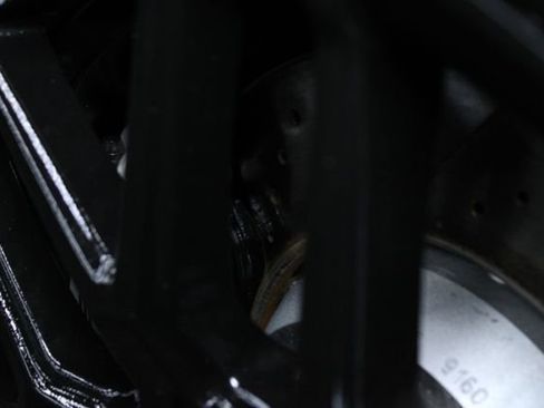 Used 2011 Mercedes-Benz C 63 AMG Sedan w/ Multimedia Pkg image 8