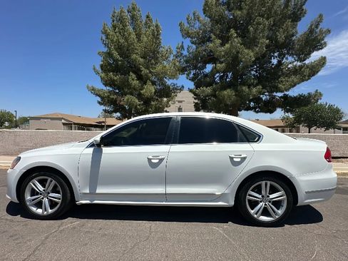 Used 2014 Volkswagen Passat TDI SEL Premium FWD image 1