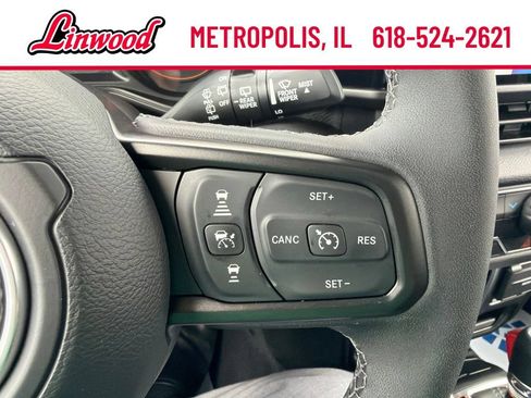 Used 2025 Jeep Wrangler Sport AWD/4WD image 17