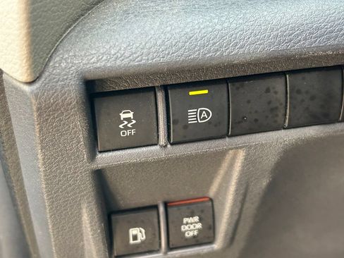 Used 2023 Toyota Sienna XLE FWD image 26
