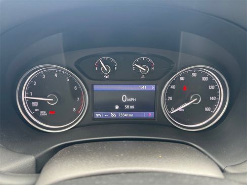 Used 2020 Buick Enclave Essence image 21