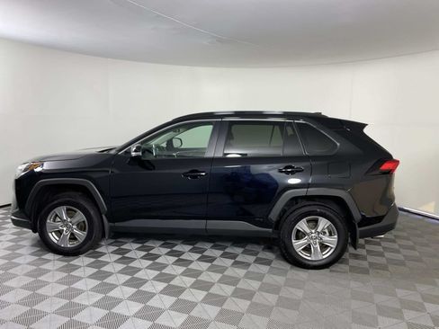 Used 2024 Toyota RAV4 LE AWD/4WD image 5