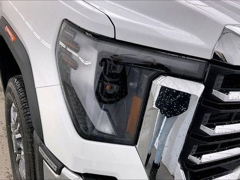 New 2026 GMC Sierra 2500 SLE AWD/4WD image 15