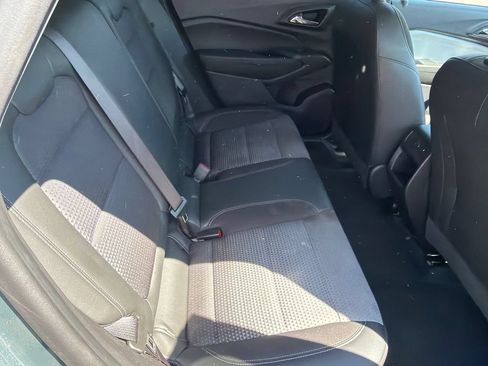 Used 2025 Chevrolet Trax LT FWD image 13