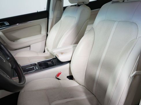 Used 2011 Lincoln MKS FWD image 25
