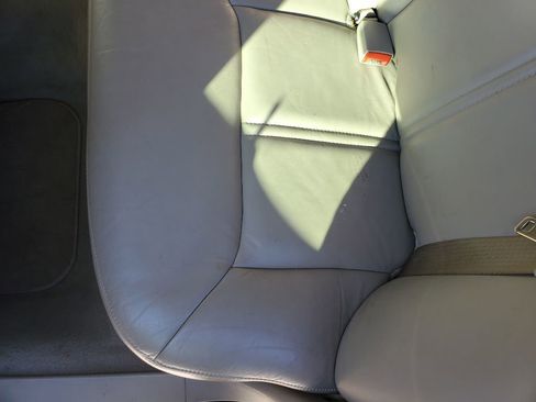 Used 2006 Lincoln Town Car Signature Limited image 27