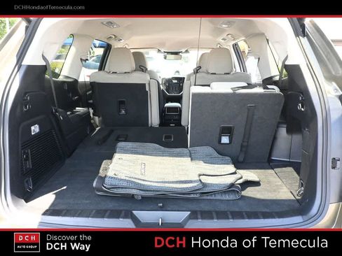 Used 2024 Subaru Ascent Premium w/ Convenience Package AWD/4WD image 25