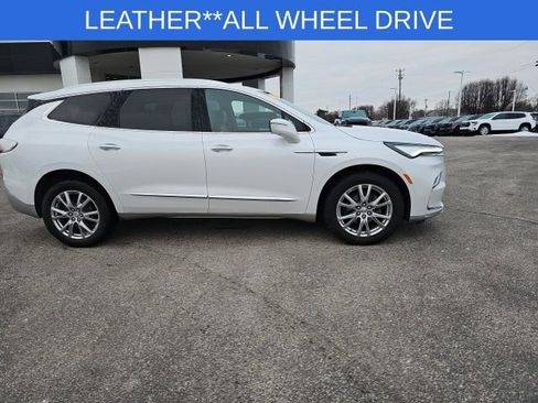 Used 2023 Buick Enclave Premium image 21
