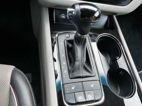 Used 2016 Kia Sedona EX image 24