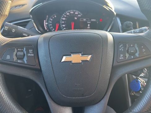 Used 2022 Chevrolet Trax LT image 22