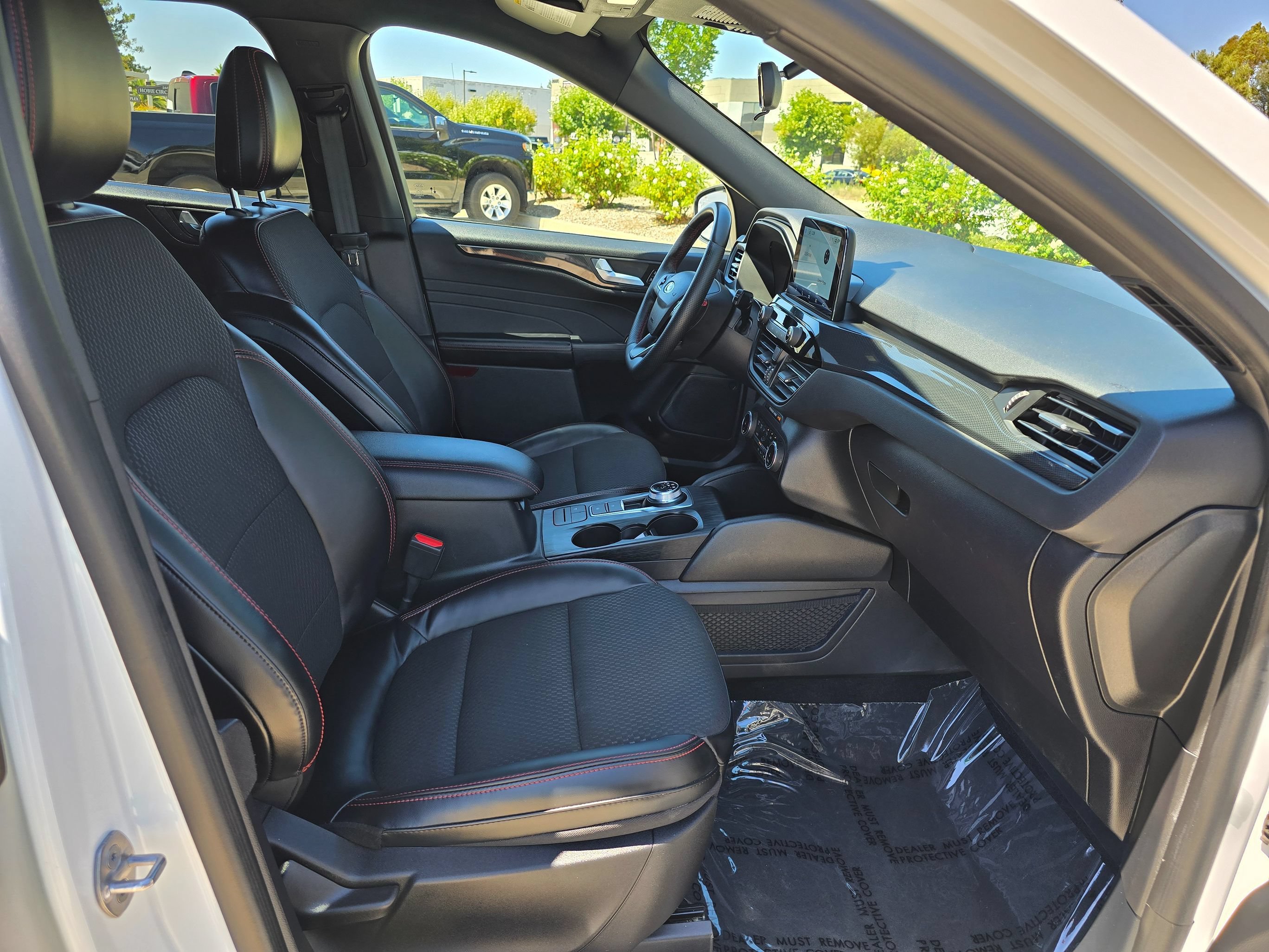 Used 2023 Ford Escape ST-Line Select AWD/4WD image 33