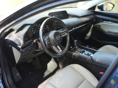 Used 2021 MAZDA MAZDA3 s image 12