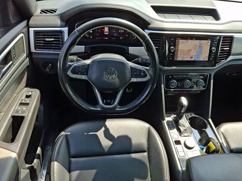 Used 2022 Volkswagen Atlas Cross Sport SEL R-Line AWD/4WD image 11