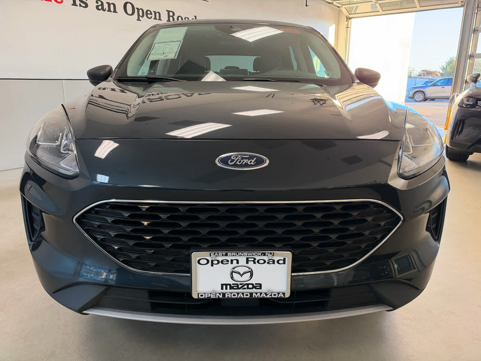 Used 2022 Ford Escape SE w/ Convenience Package FWD image 2