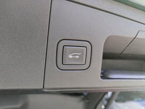 Used 2024 Cadillac XT4 Premium Luxury image 20