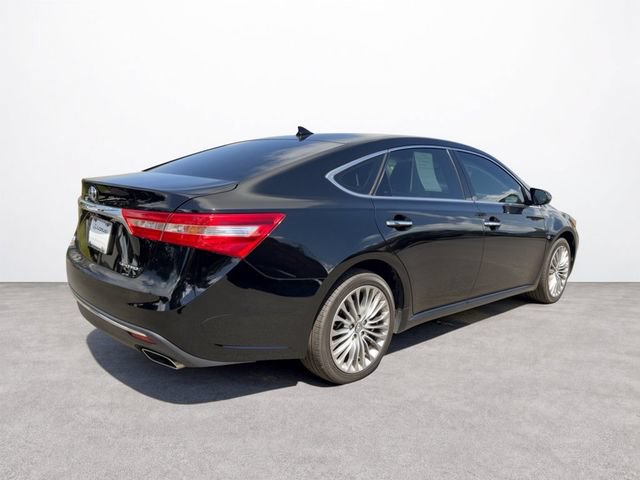 Used 2018 Toyota Avalon Limited FWD image 5