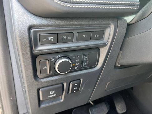 Used 2022 Ford F150 Lightning Platinum AWD/4WD image 6