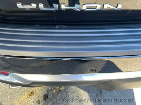 Used 2026 GMC Yukon Denali w/ Sun & Power Step Package image 9