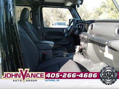 Used 2023 Jeep Gladiator Sport AWD/4WD image 24