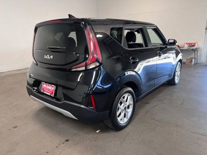 Used 2024 Kia Soul LX w/ Option Group 015