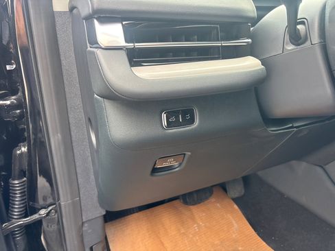 New 2026 Lincoln Navigator L Premier AWD/4WD image 13