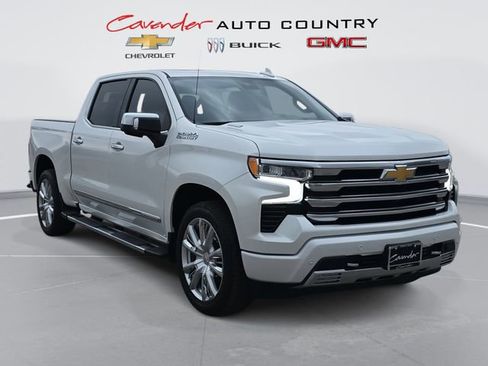 Used 2025 Chevrolet Silverado 1500 High Country w/ High Country Premium Package image 3