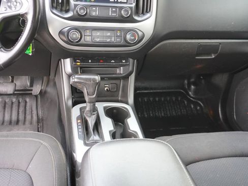 Used 2022 Chevrolet Colorado LT w/ Fleet Safety Package image 12