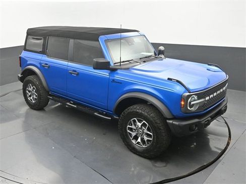 Used 2023 Ford Bronco Badlands image 28