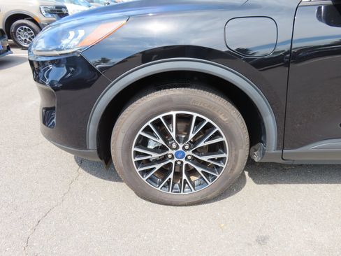 Used 2022 Ford Escape SE w/ Convenience Package FWD image 12