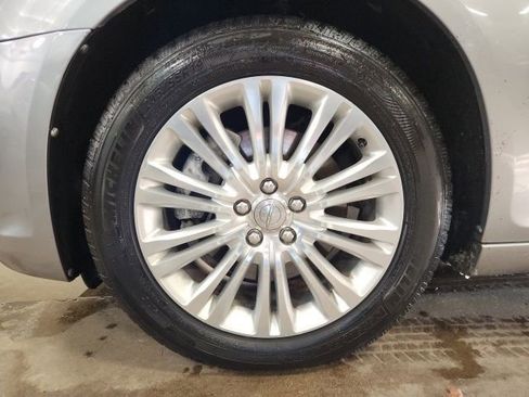 Used 2014 Chrysler 300 C image 11