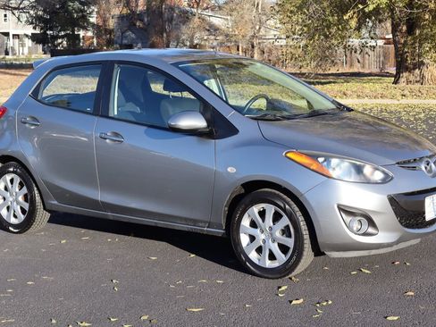 Used 2012 MAZDA MAZDA2 Touring image 2