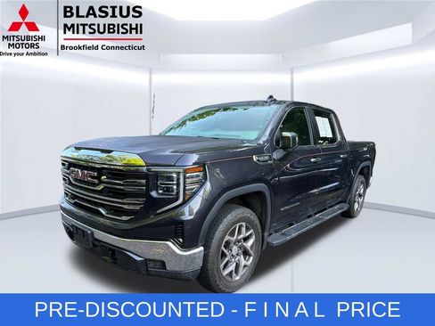 Used 2023 GMC Sierra 1500 SLT w/ SLT Premium Package AWD/4WD image 1