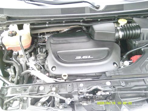 Used 2017 Chrysler Pacifica Touring-L image 21