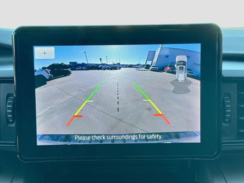 Used 2022 Ford Explorer XLT image 14